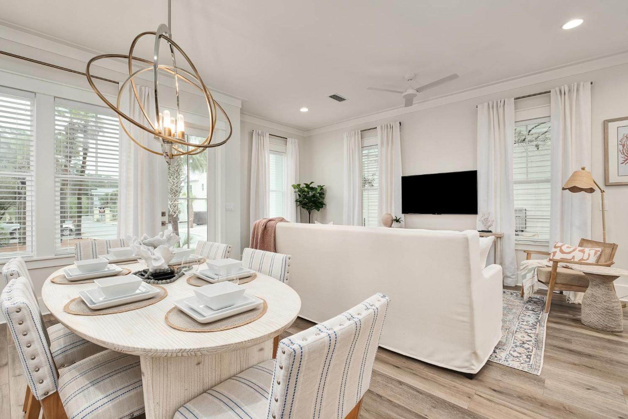 Shellabrate Good Times A Brand New Home For 2024 Only 3 Blocks To The Beach With Community Pool 산타로사 비치 외부 사진
